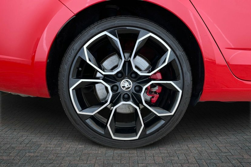 Skoda Octavia Octavia Hatch Vrs 2.0 Tsi 245 Ps 6G Man Red #4