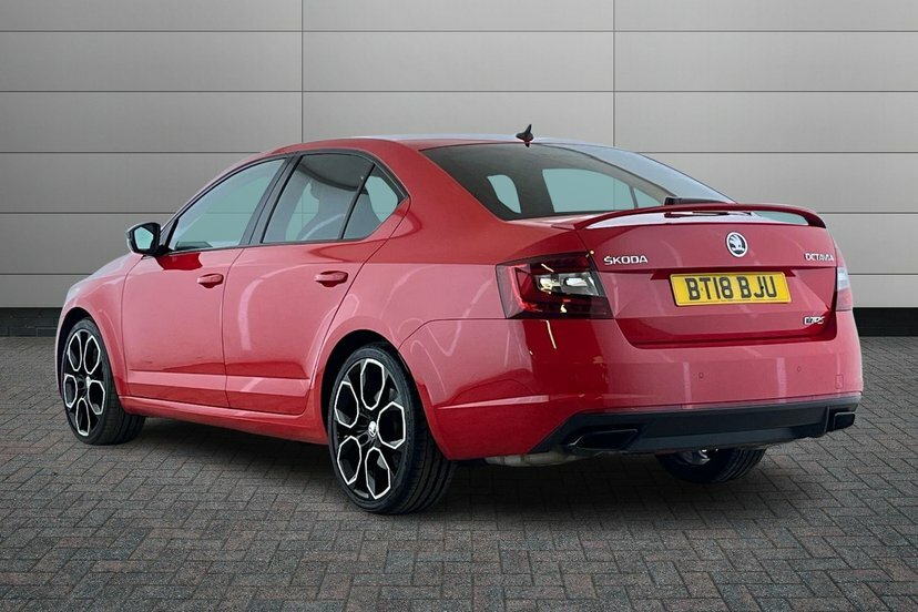 Skoda Octavia Octavia Hatch Vrs 2.0 Tsi 245 Ps 6G Man Red #3
