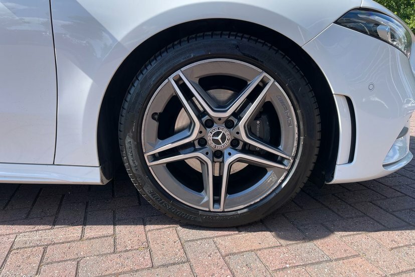 Mercedes-Benz A Class 1.3 A180 Amg Line Premium Hatchback 7 White #4