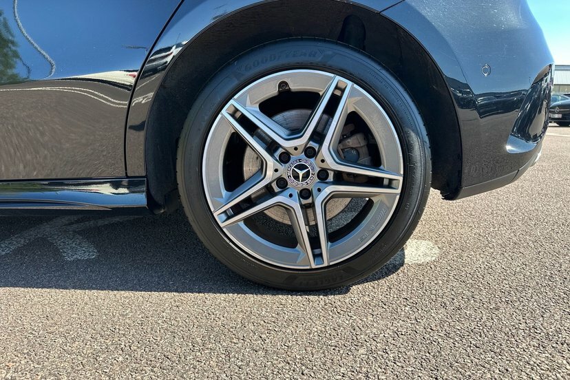 Mercedes-Benz A Class A250e Amg Line Executive Black #4