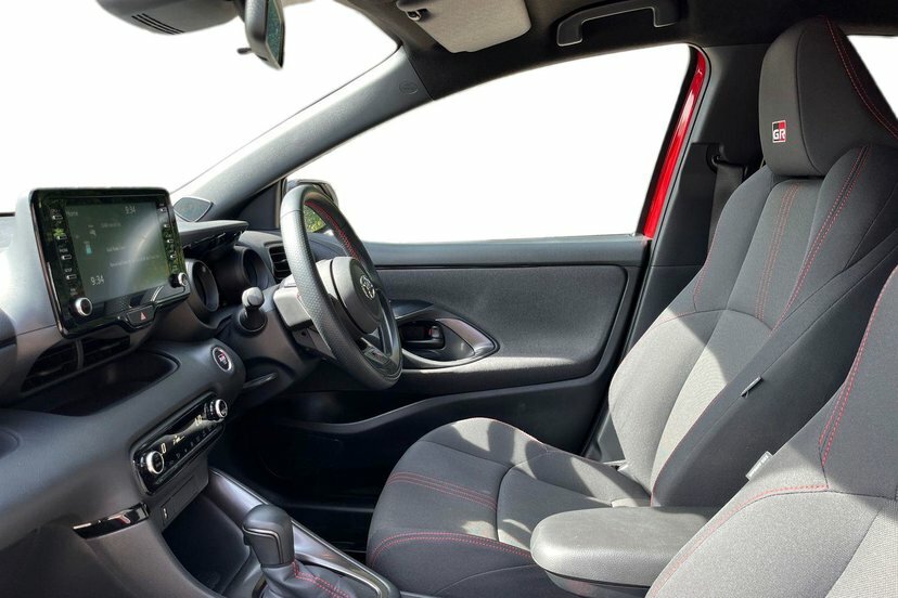 Toyota Yaris 1.5 Vvt-h Gr Sport Hatchback Hybrid E-c #2