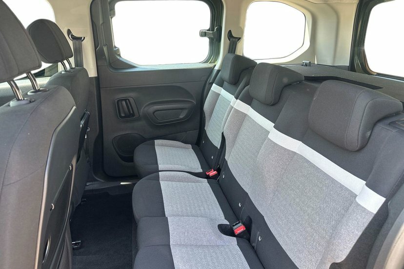 Citroen e-Berlingo 50Kwh Flair XL 7.4Kw Charger #10