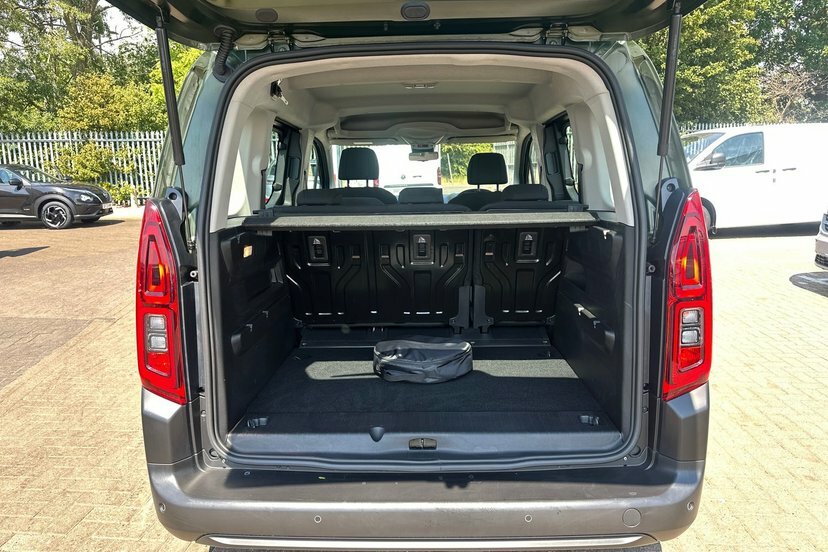 Citroen e-Berlingo 50Kwh Flair XL 7.4Kw Charger #9