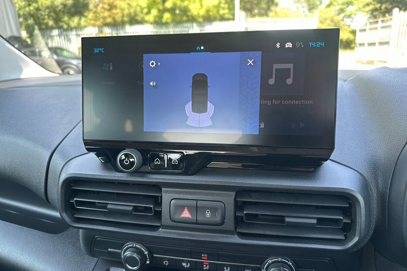 Citroen e-Berlingo 50Kwh Flair XL 7.4Kw Charger #24