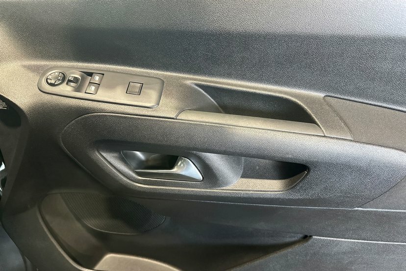 Citroen e-Berlingo 50Kwh Flair XL 7.4Kw Charger #11
