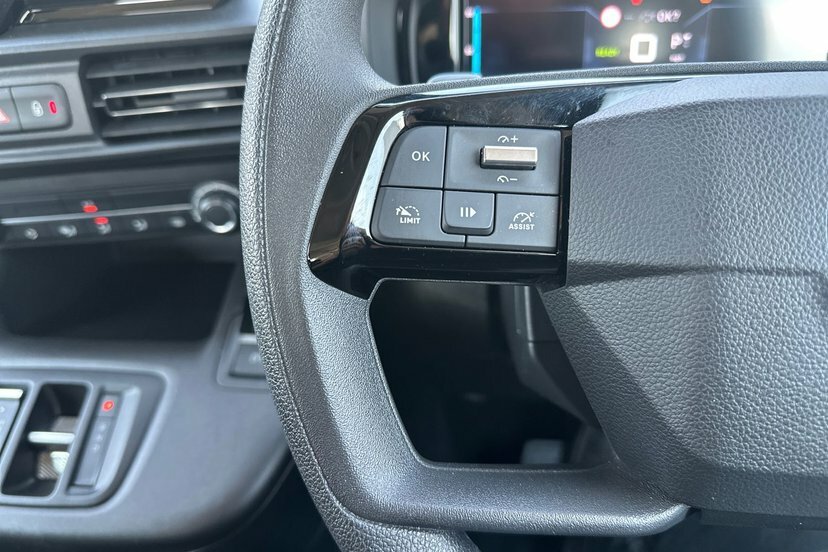 Citroen e-Berlingo 50Kwh Flair XL 7.4Kw Charger #15
