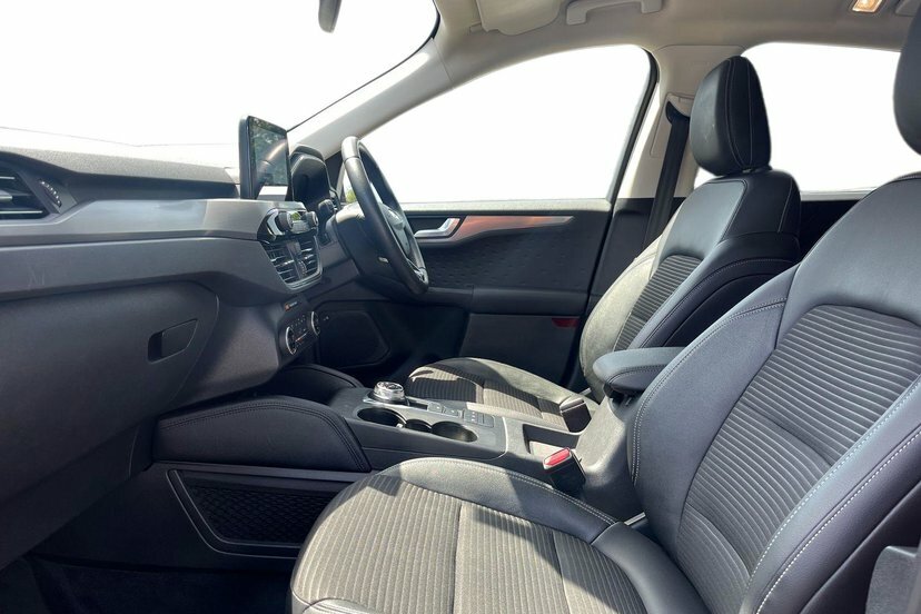 Ford Kuga 2.0 Ecoblue Titanium First Edition Suv Red #2