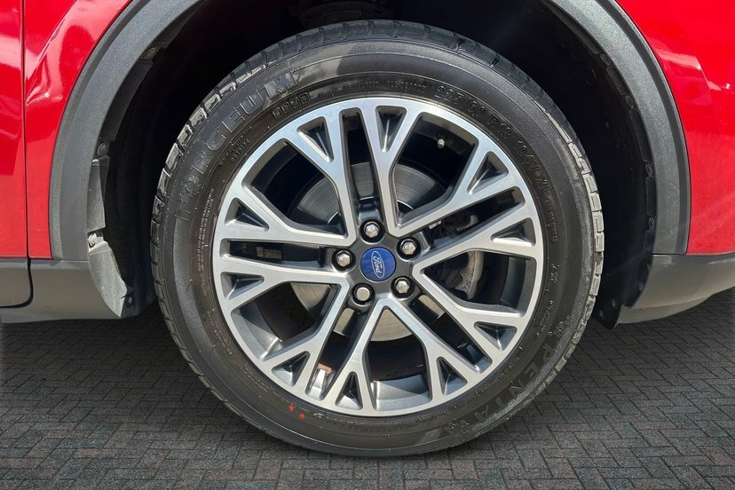 Ford Kuga 2.0 Ecoblue Titanium First Edition Suv Red #5