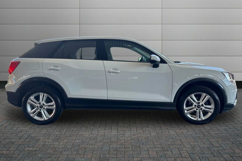 Audi Q2 1.0 Tfsi 30 Sport Suv 110 Ps White #4