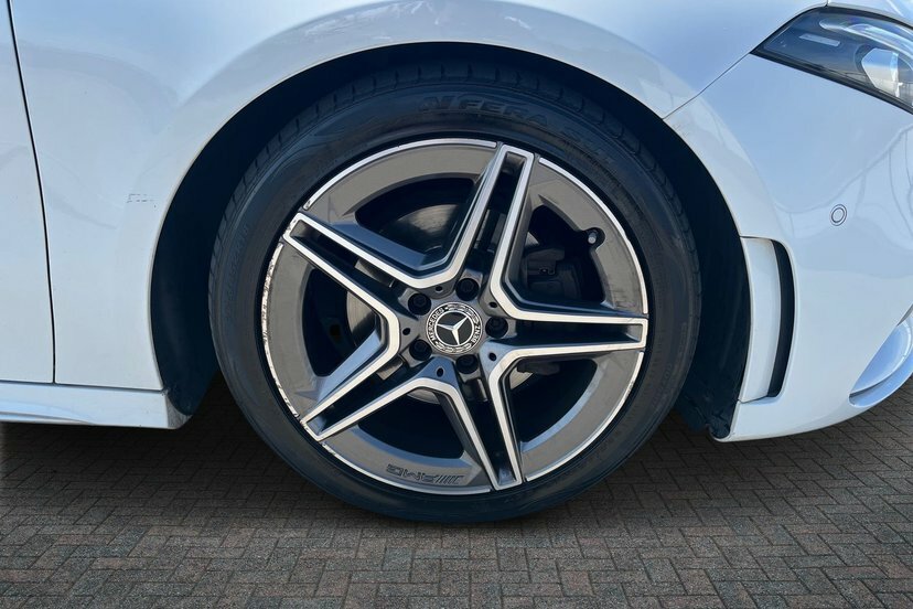 Mercedes-Benz A Class 2.0 A180d Amg Line Premium Plus Hatchback Di White #4