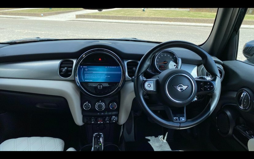 Mini Hatch 5-Door Hatch Cooper Exclusive Black #4