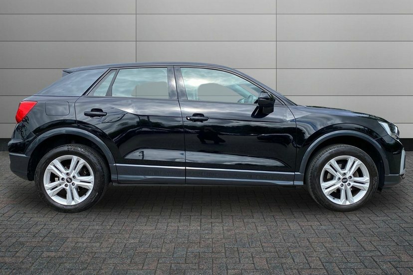 Audi Q2 1.5 Tfsi Cod 35 Sport Suv S Tronic 150 Black #4
