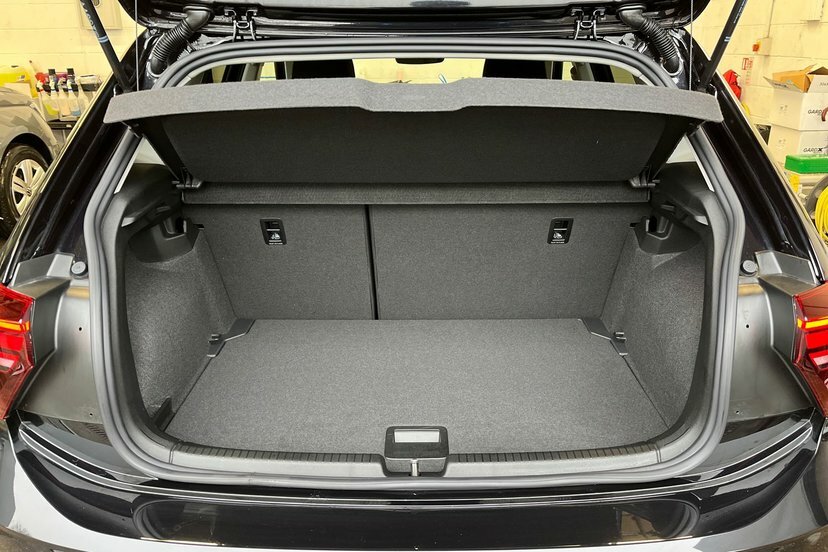 Volkswagen Polo 1.0 Tsi Life Black #10