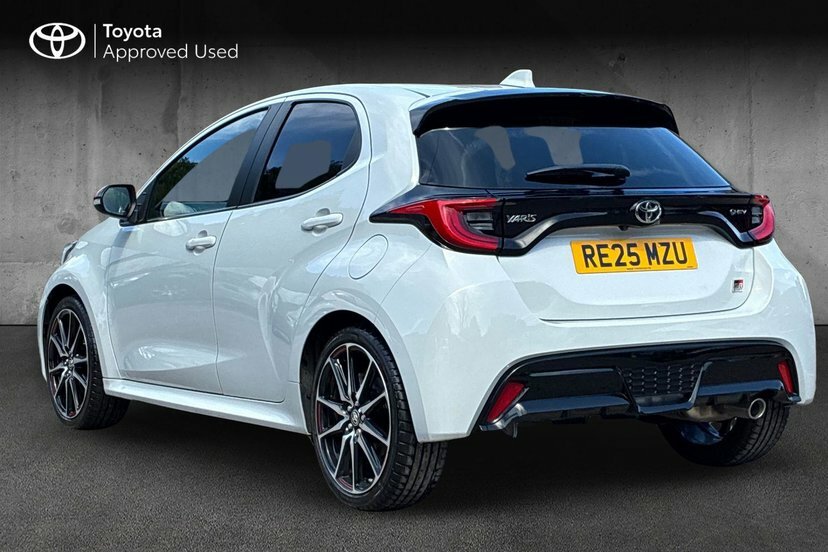 Toyota Yaris 1.5 Vvt-h Gr Sport Hatchback Hybrid E-c Grey #4