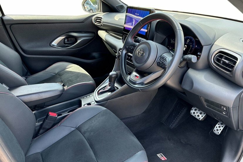 Toyota Yaris 1.5 Hybrid Excel Cvt Silver #11