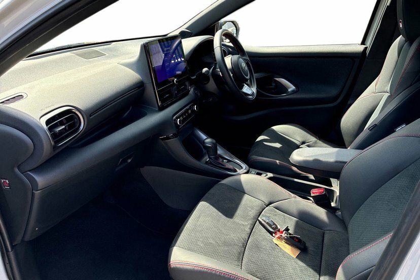 Toyota Yaris 1.5 Hybrid Excel Cvt Silver #10