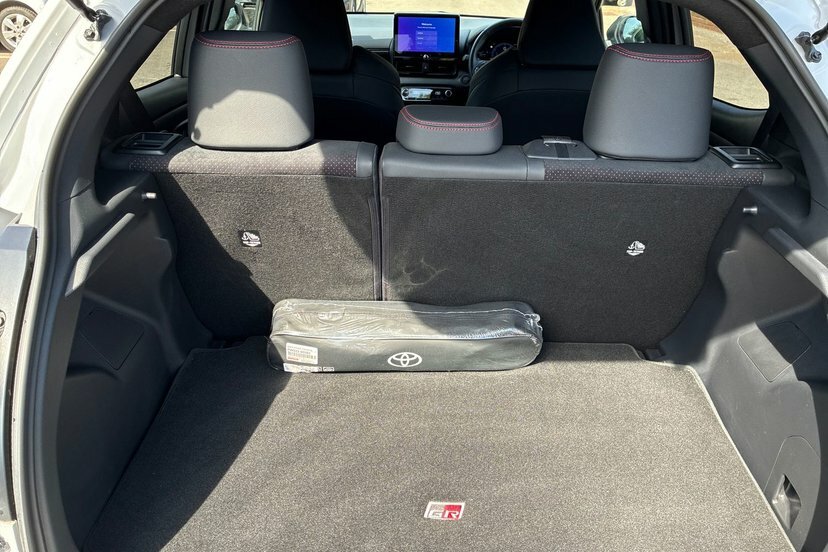 Toyota Yaris 1.5 Hybrid Excel Cvt Silver #14