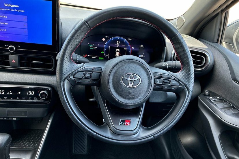 Toyota Yaris 1.5 Hybrid Excel Cvt Silver #8