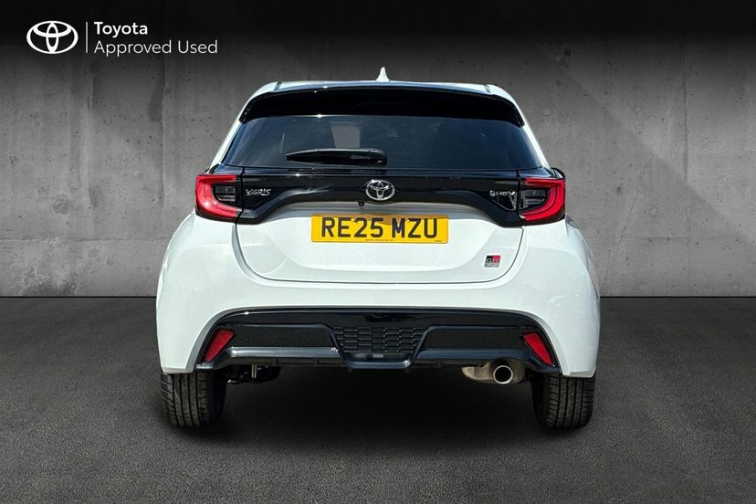 Toyota Yaris 1.5 Hybrid Excel Cvt Silver #19