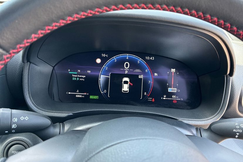 Toyota Yaris 1.5 Hybrid Excel Cvt Silver #9