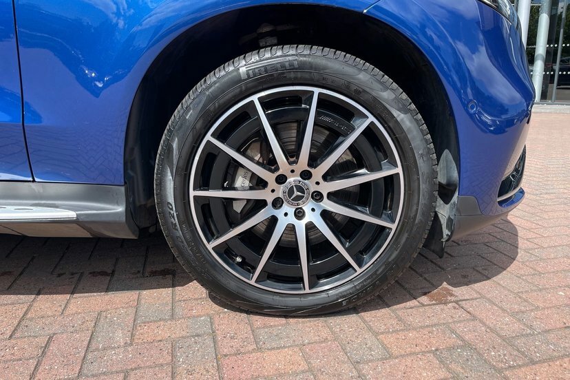 Mercedes-Benz EQC Eqc 400 80Kwh Amg Line Edition Suv Au Blue #4
