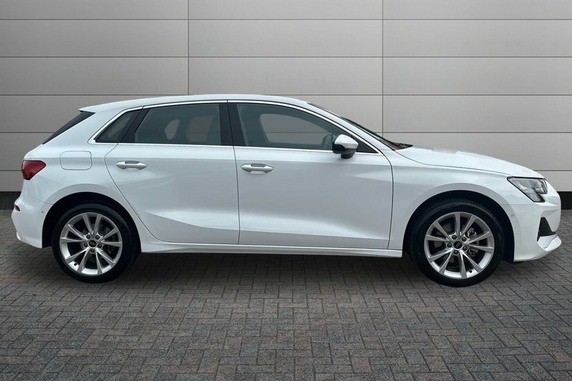 Audi A3 1.5 Tfsi 35 Sport Sportback S Tronic 1 VN74OOX White #4