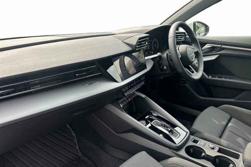 Audi A3 1.5 Tfsi 35 Sport Sportback S Tronic 1 VN74OOX White #2