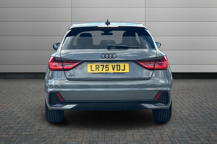 Audi A1 Audi A1 Sportback Sport 30 Tfsi 116 Ps S Tronic White #11