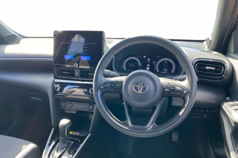 Toyota Yaris Cross 1.5 Vvt-h Excel Suv Hybrid E-cvt 130 P Silver #6