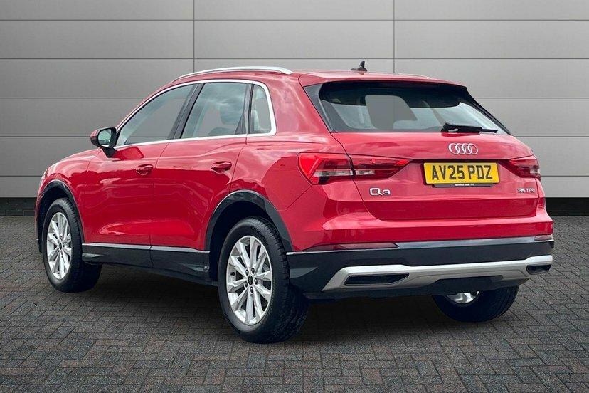 Audi Q3 1.5 Tfsi Cod 35 Sport Suv S Tronic 150 AV25PDZ Red #3