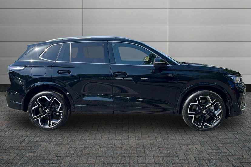 Volkswagen Tiguan 1.5 Tsi Ehybrid 19.7Kwh R-line Suv Plug Black #3