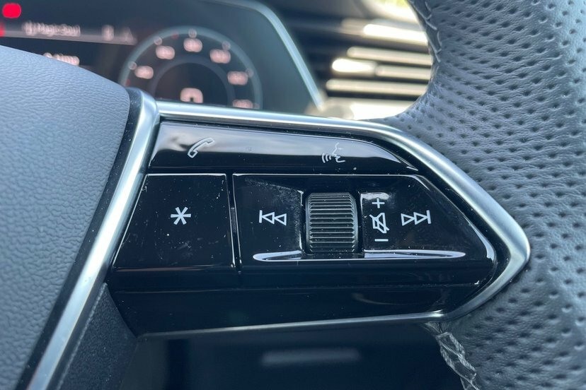 Audi Q8 e tron 300Kw 55 Quattro 114Kwh Sport 2023 Blue #21