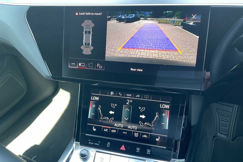 Audi Q8 e tron 300Kw 55 Quattro 114Kwh Sport 2023 Blue #30