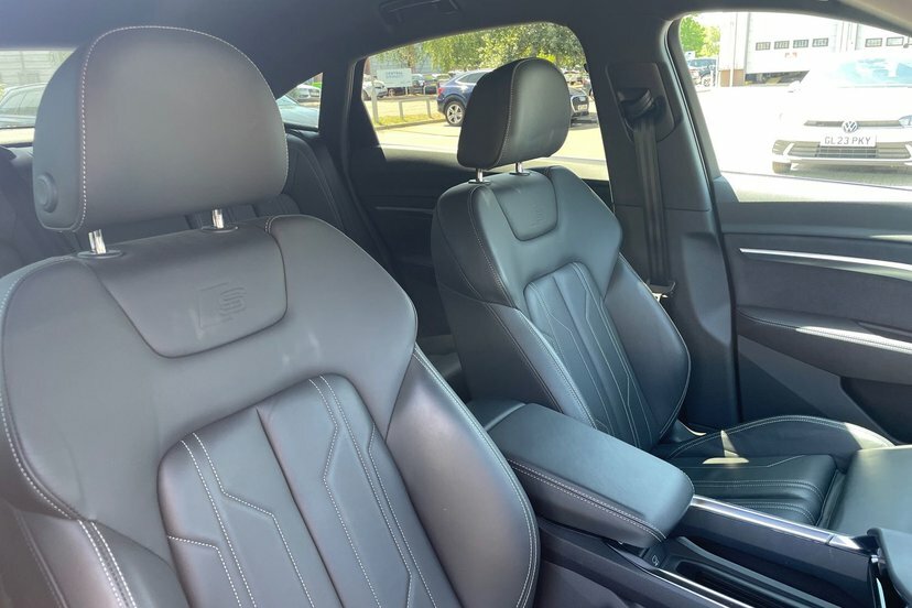 Audi Q8 e tron 300Kw 55 Quattro 114Kwh Sport 2023 Blue #35
