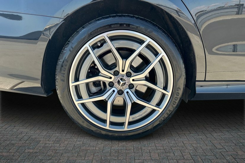 Mercedes-Benz E Class 2.9 E400d Amg Line Premium Saloon G-t Black #4