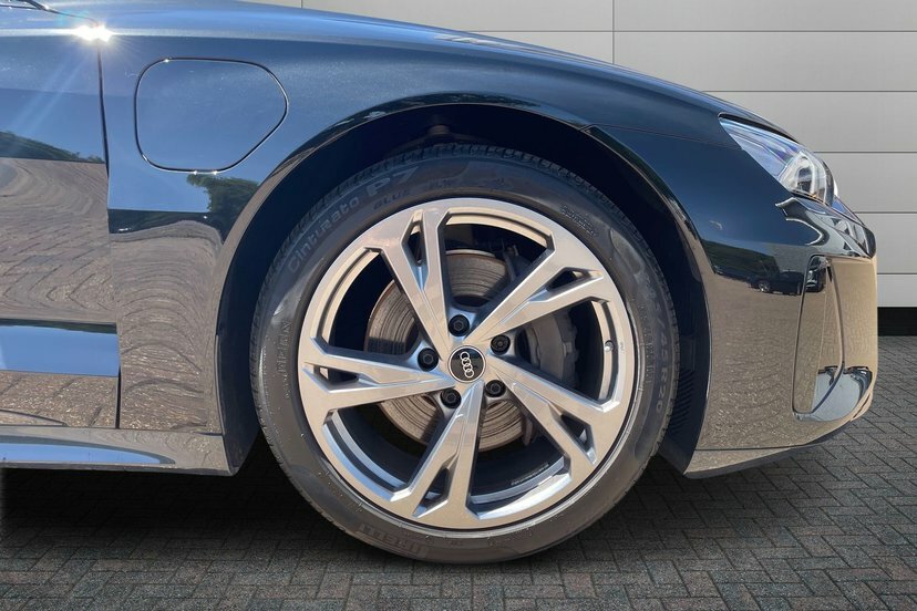 Audi E Tron GT 93.4Kwh Saloon Quattro 476 Ps Black #5