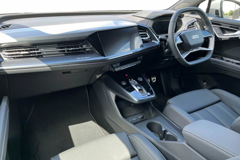 Audi Q4 E Tron 45 S Line Suv 82Kwh 286 Ps LM26YLR Grey #2