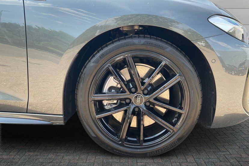 Audi A5 2.0 E-hybrid 25.9Kwh Black Edition Estate Petr Grey #5