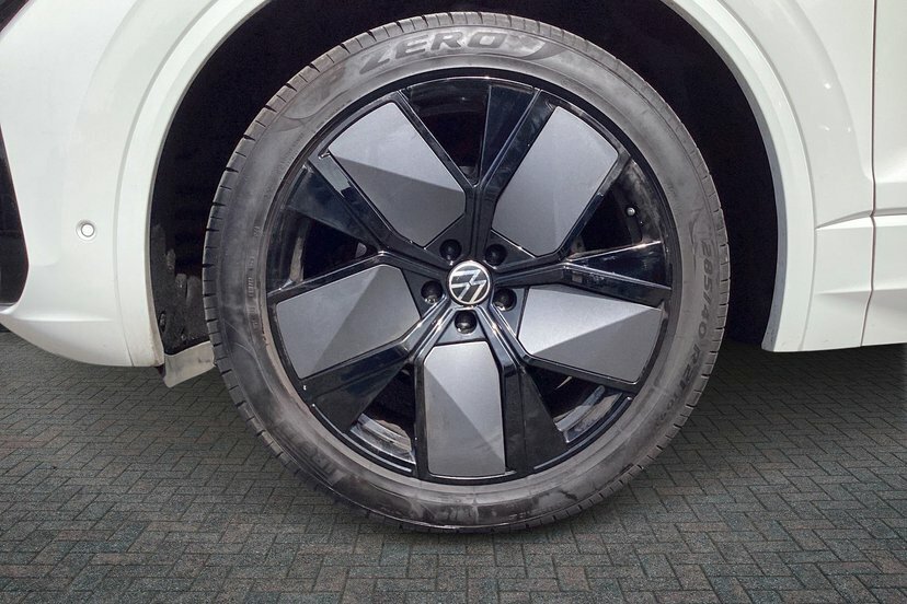 Volkswagen Touareg 3.0 Tdi V6 Black Edition Suv Tiptronic AO75KNF White #5