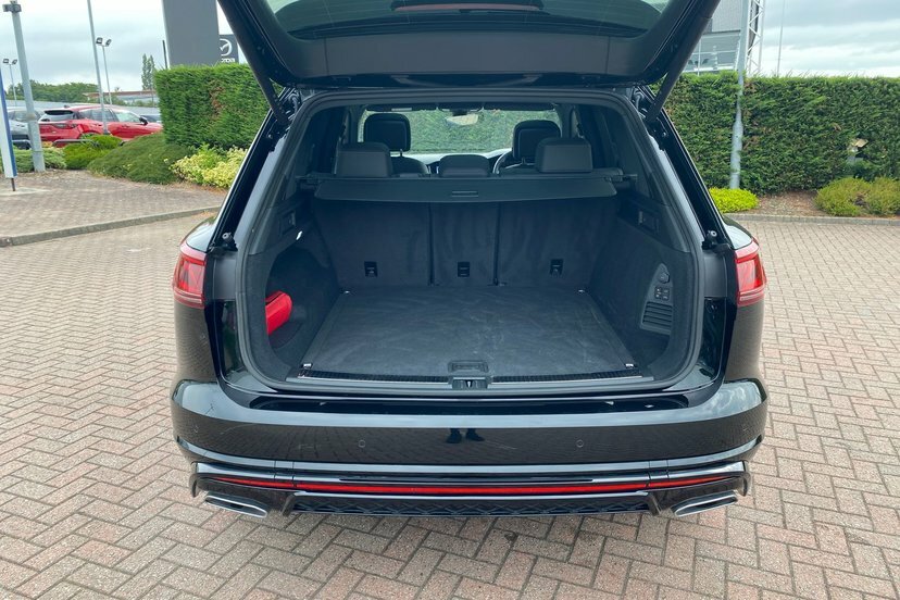 Volkswagen Touareg 8.9 Representative Apr 60 Months Pcp Silver #12