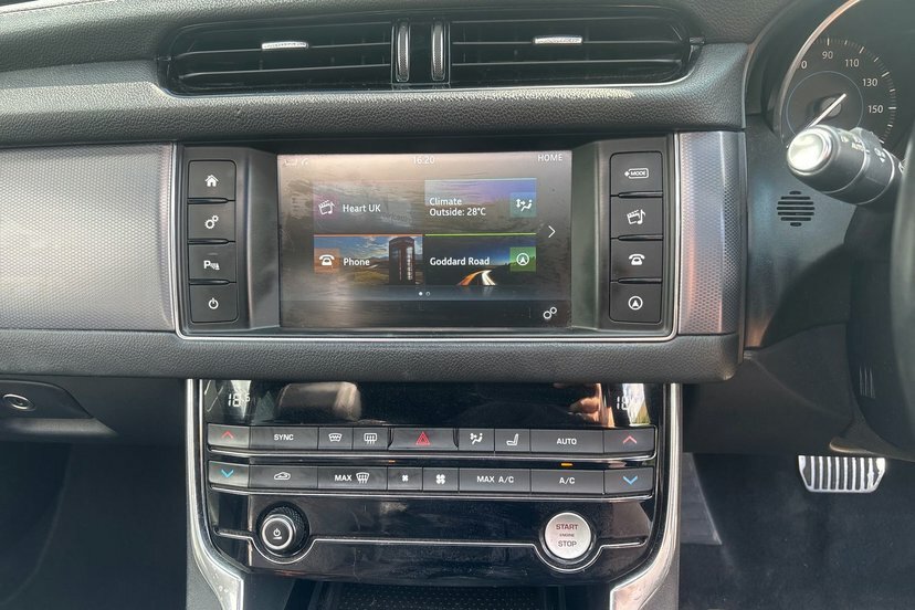 Jaguar XF R-sport Saloon Blue #19