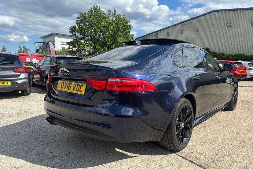 Jaguar XF R-sport Saloon Blue #15