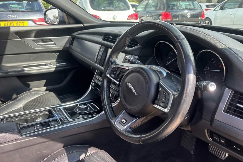 Jaguar XF R-sport Saloon Blue #16