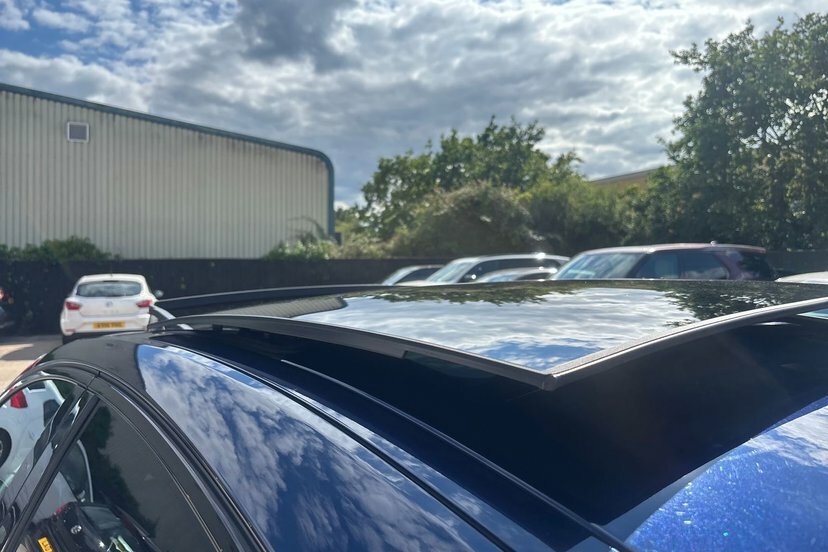 Jaguar XF R-sport Saloon Blue #24