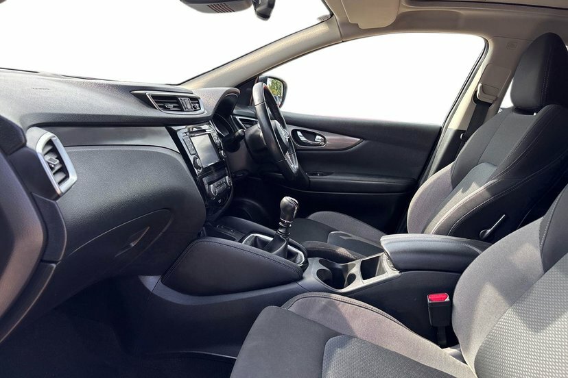 Nissan Qashqai 1.5 Dci N-connecta Suv 115 Ps AU68NNK Black #2