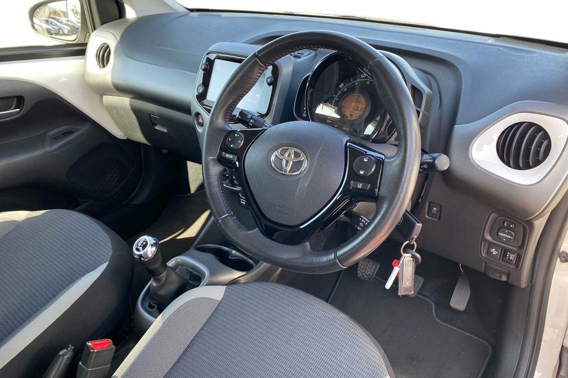 Toyota Aygo 1.0 Vvt-i X-trend Black #11