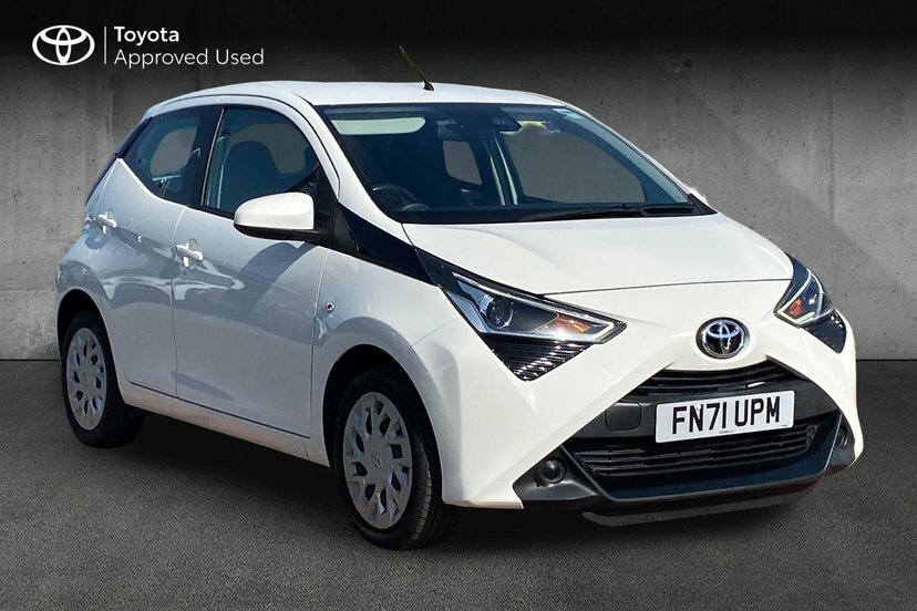 Toyota Aygo 1.0 Vvt-i X-play Hatchback 71 P White