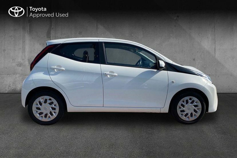 Toyota Aygo 1.0 Vvt-i X-trend Black #16