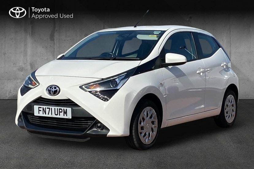 Toyota Aygo 1.0 Vvt-i X-play Hatchback 71 P White #3