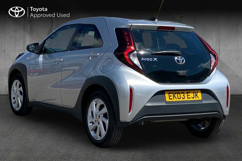 Toyota Aygo X 1.0 Vvt-i Pure Hatchback 72 Ps Silver #4